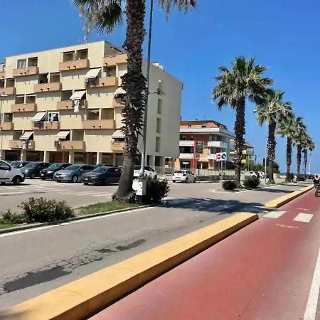 Sole E Mare Nyaraló Porto SantʼElpidio